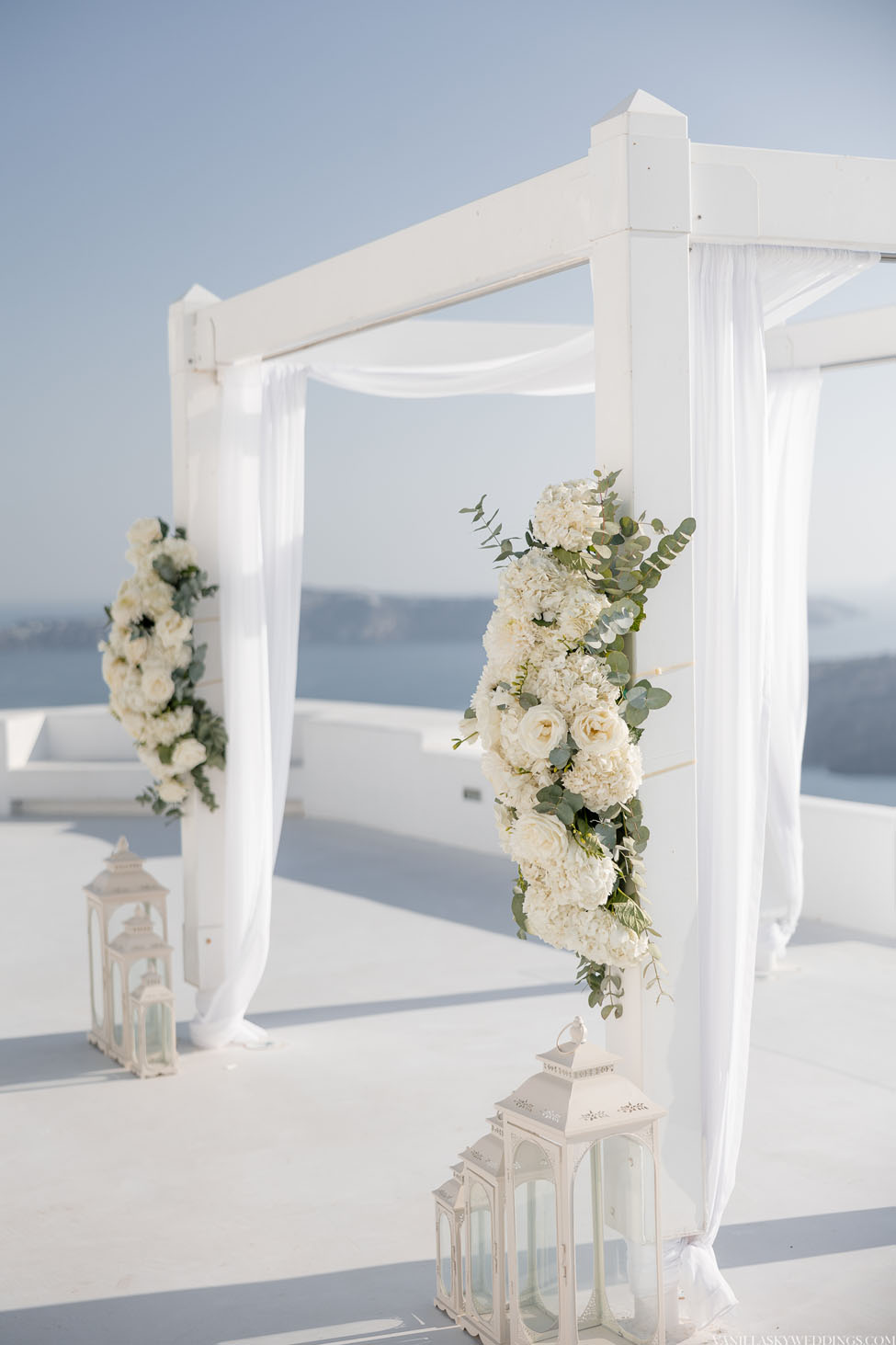 a&a_intimate_elopement_dana_villas_location_santorini_greece